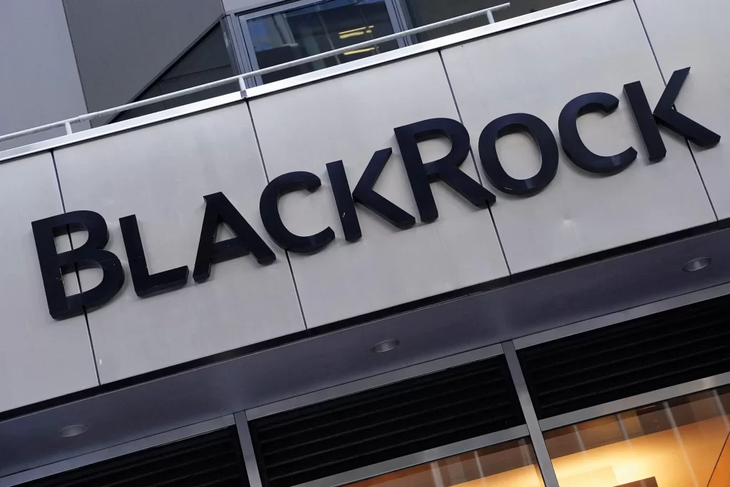 BlackRock, ABD Hükümetinin Çin Ordusunu Desteklemek ve İnsan Haklarını İhlal Etmekle Suçlanıyor